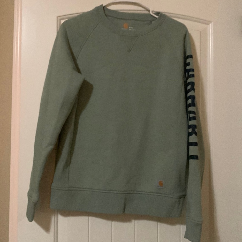 Small women’s Carhartt crew neck.